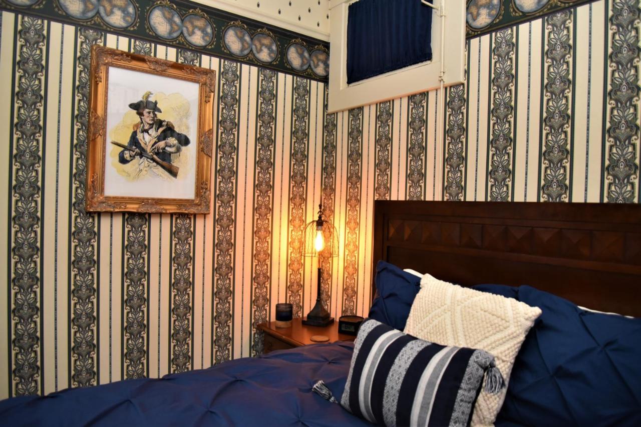 | Grand Colonial Bed and Breakfast