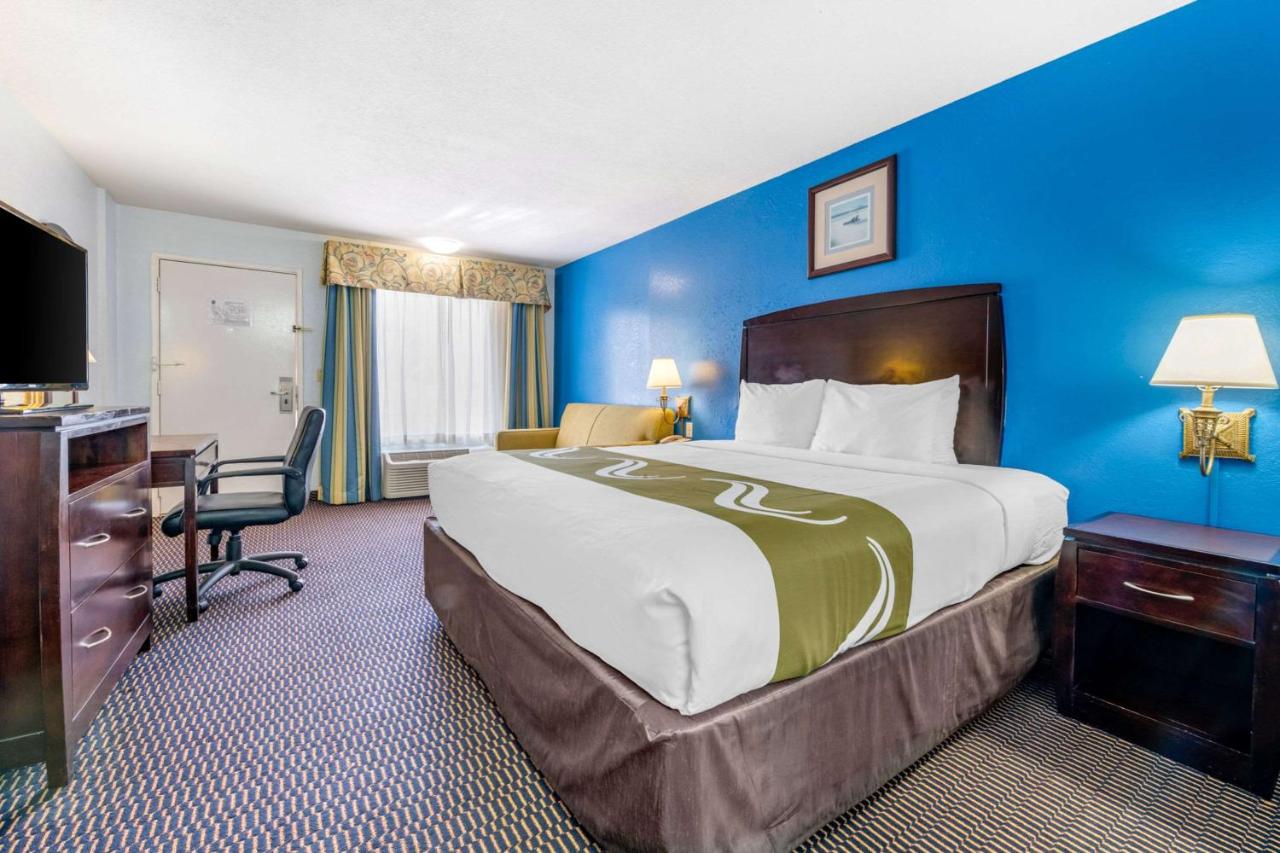 King Suite - Non-Smoking at Quality Inn Sarasota North Near Lido Key Beach