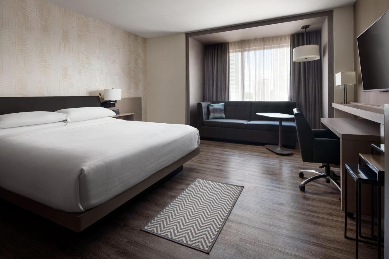 Executive King Room at Seattle Marriott Bellevue
