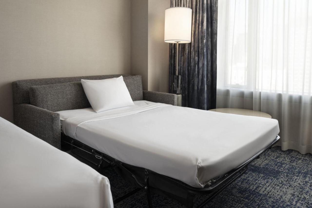 King Room with Sofa Bed at Courtyard Los Angeles L.A. LIVE