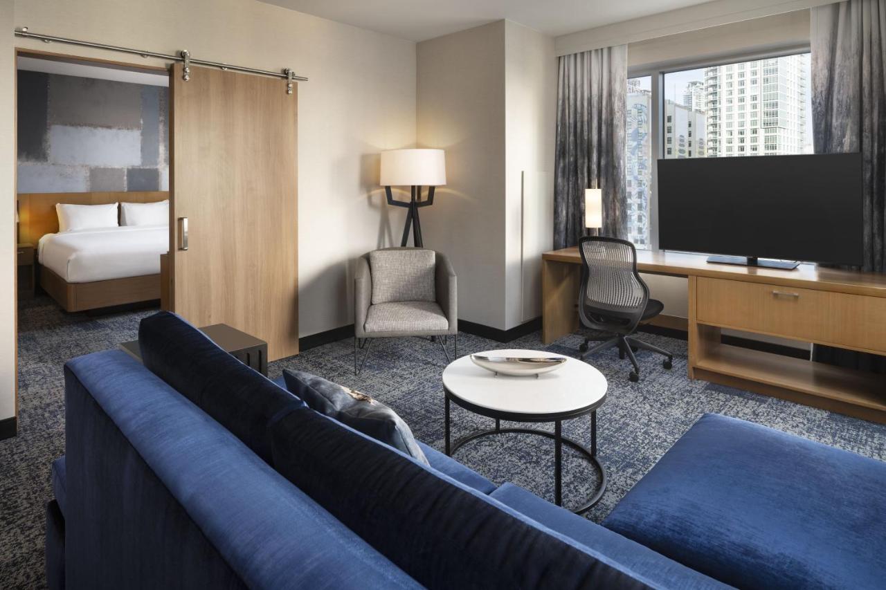 One-Bedroom Suite at Courtyard Los Angeles L.A. LIVE