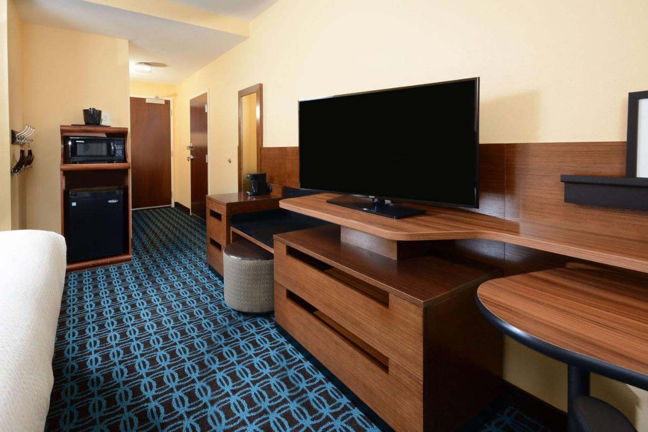 King Room at Fairfield Inn & Suites by Marriott Raleigh Capital Blvd./I-540