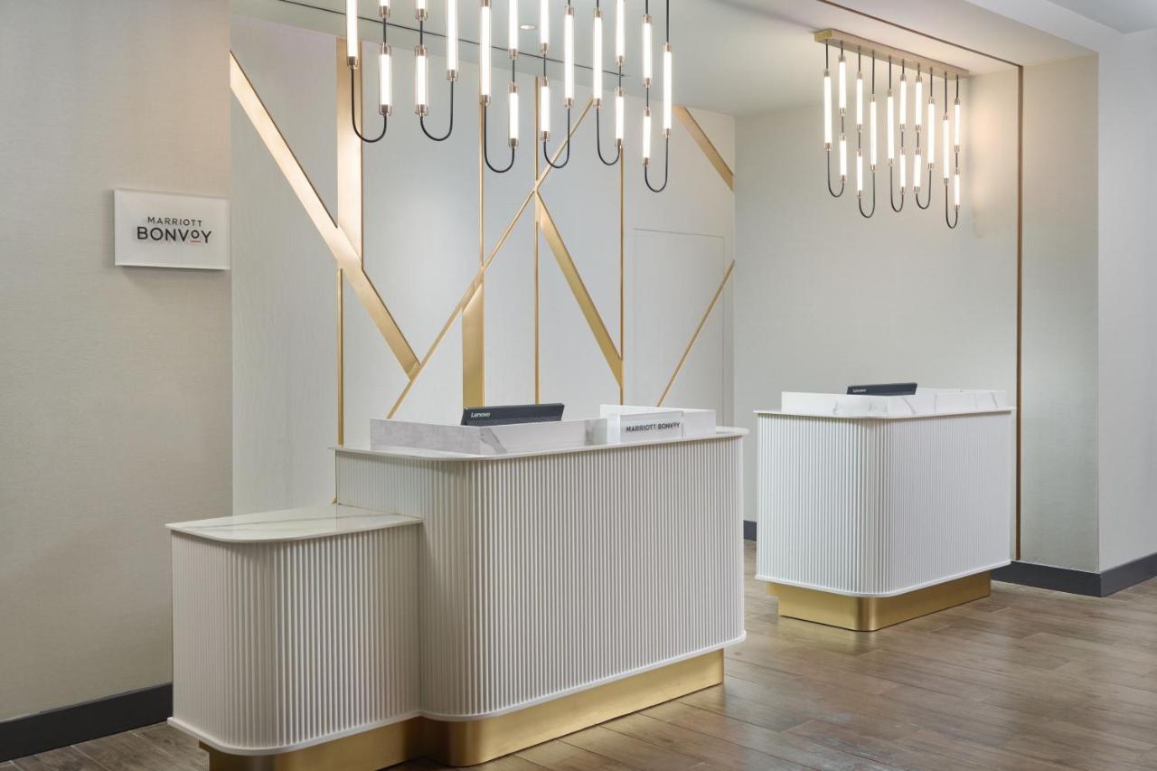 | Courtyard by Marriott Washington, DC/Foggy Bottom
