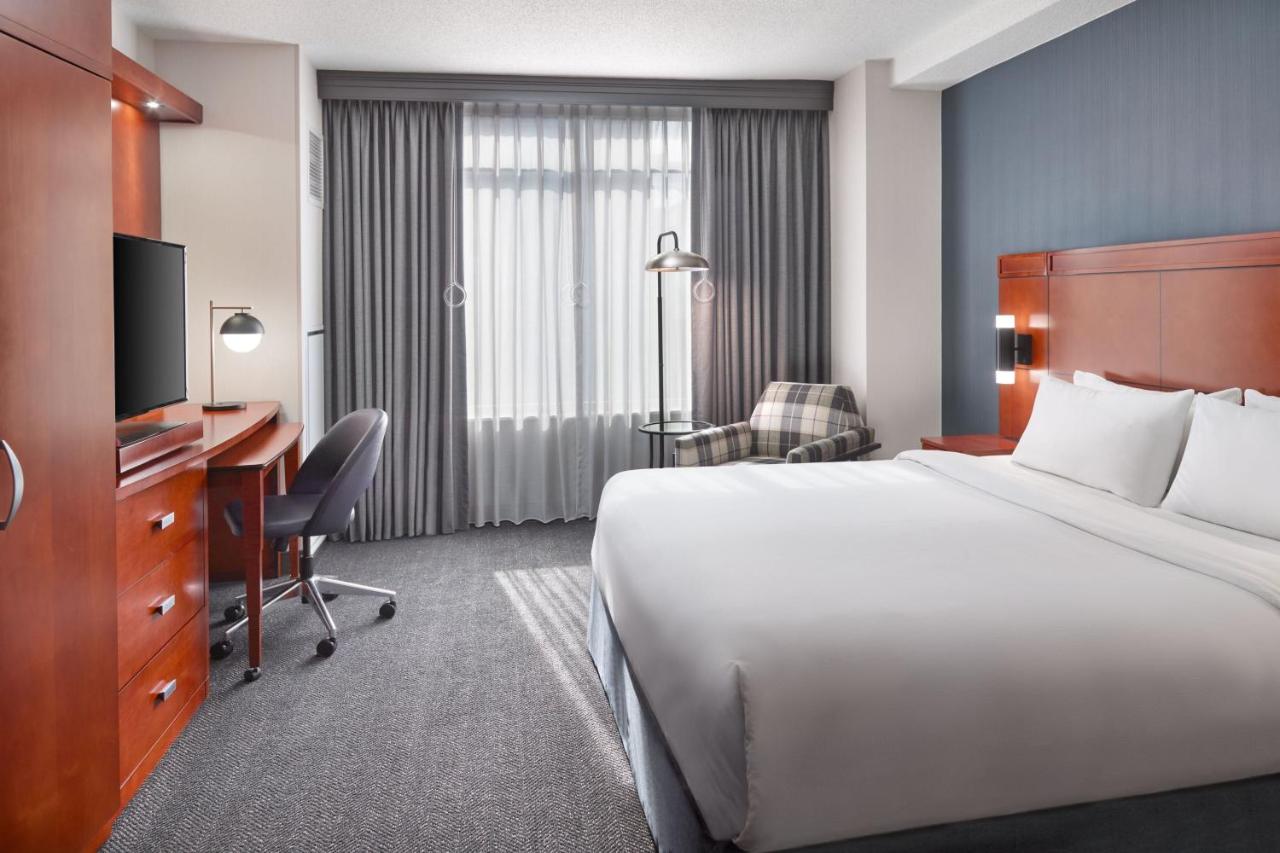 | Courtyard by Marriott Washington, DC/Foggy Bottom