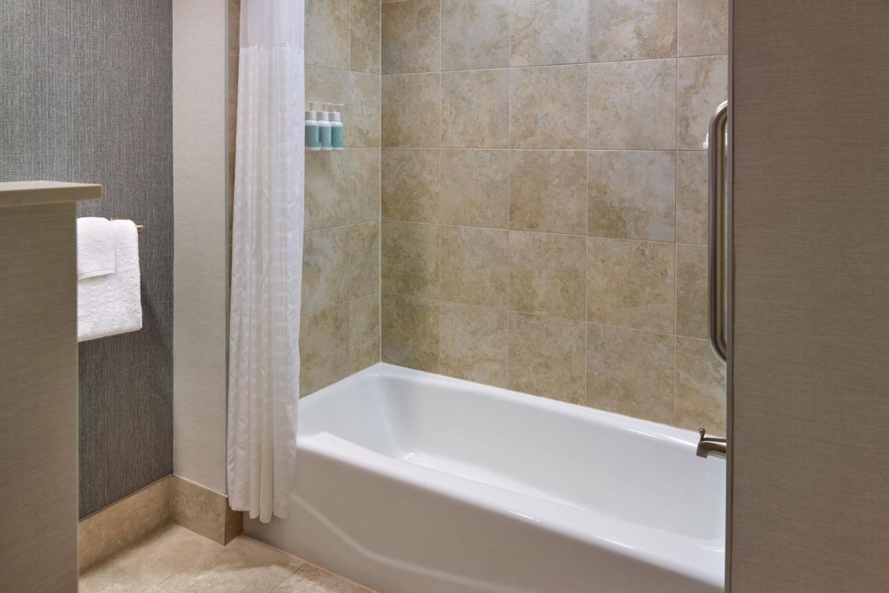 Queen Room with Two Queen Beds at Courtyard by Marriott Washington, DC/Foggy Bottom