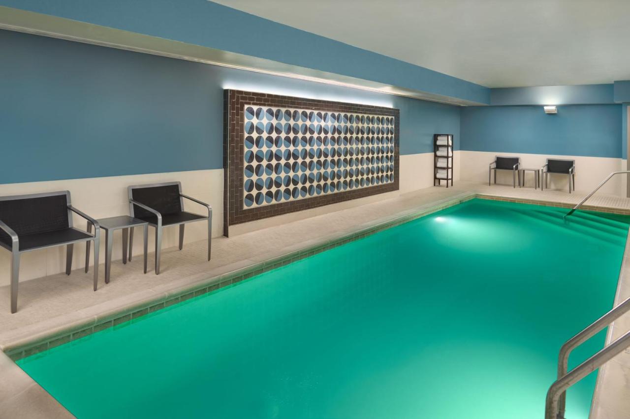 | Courtyard by Marriott Washington, DC/Foggy Bottom