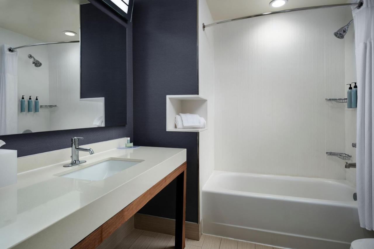 | Courtyard by Marriott Hammond