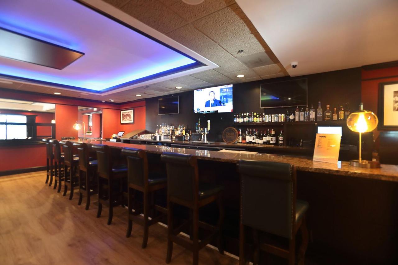 | Four Points by Sheraton Wakefield Boston Hotel & Conference Center