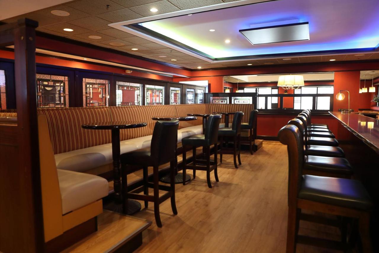 | Four Points by Sheraton Wakefield Boston Hotel & Conference Center