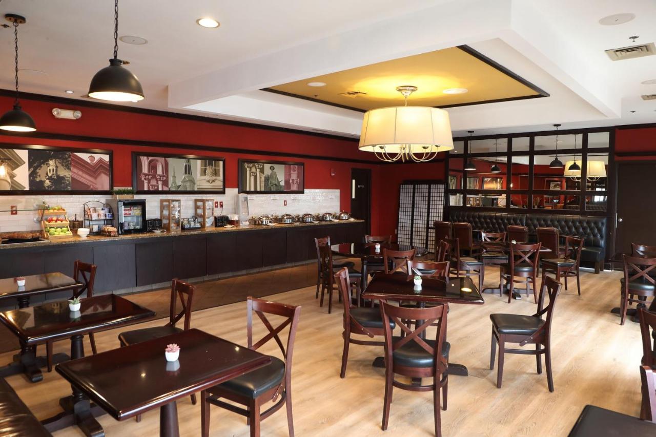 | Four Points by Sheraton Wakefield Boston Hotel & Conference Center