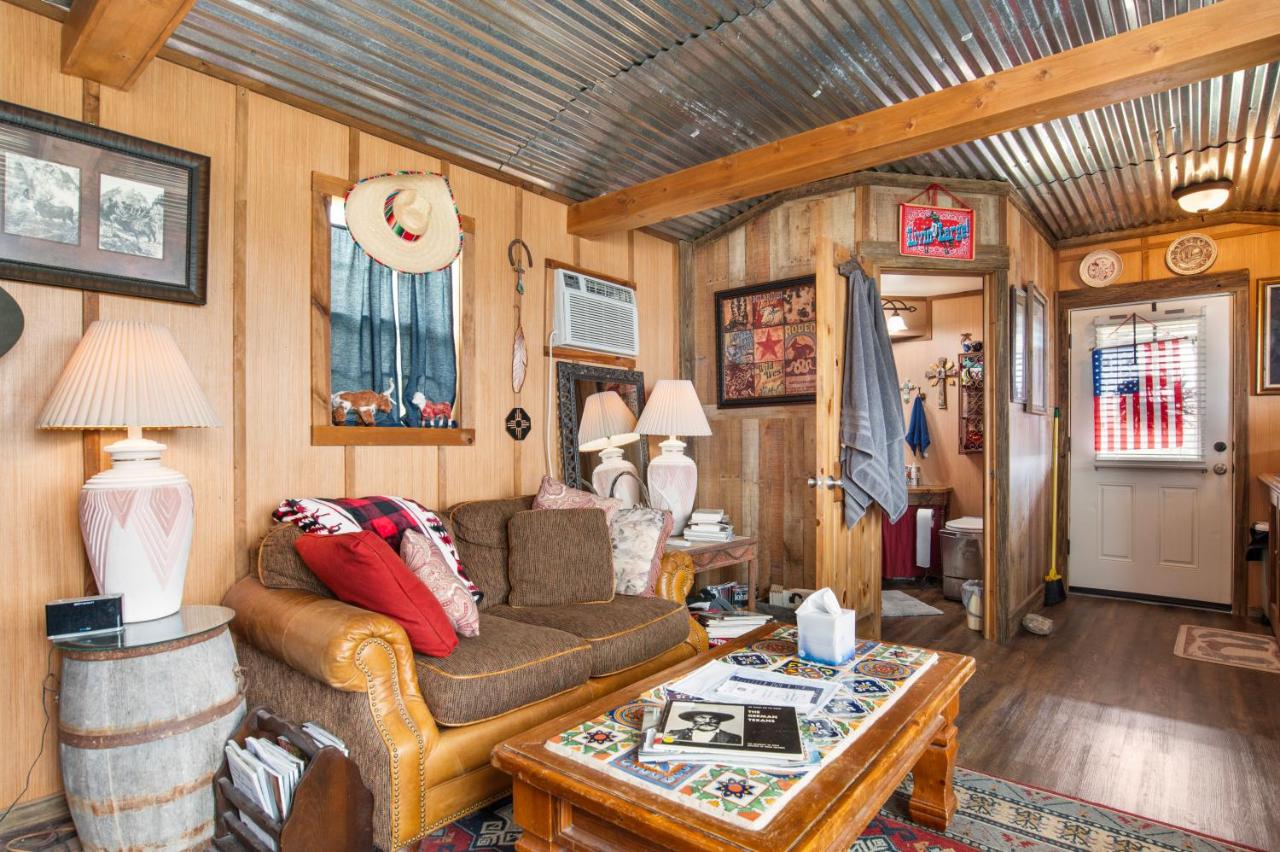  | Artesia Hilltop Cabin
