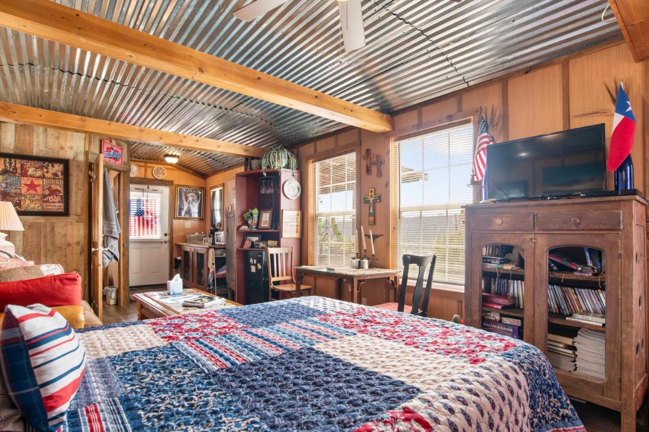 | Artesia Hilltop Cabin