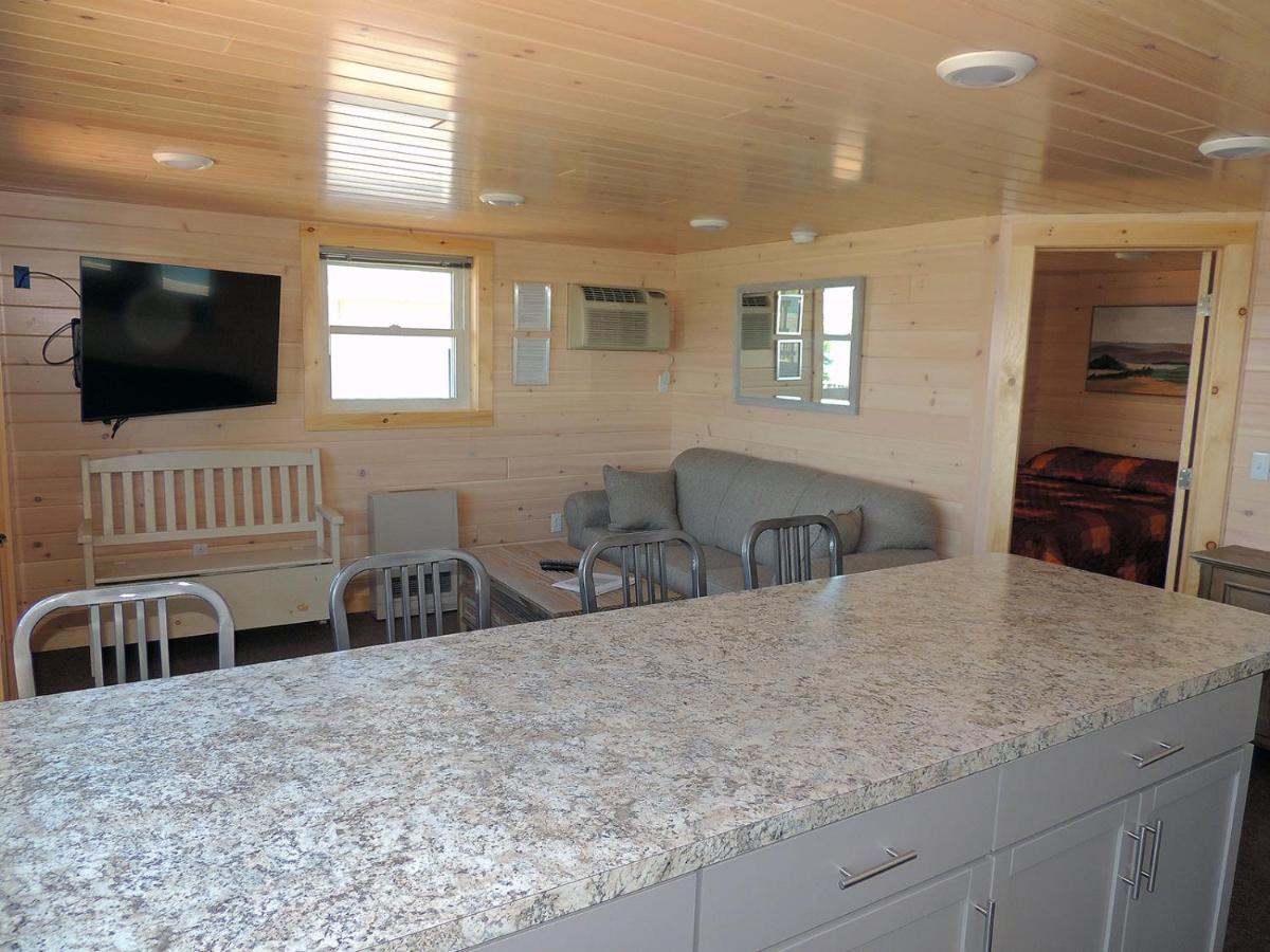 | Angel Rock Waterfront Cottages