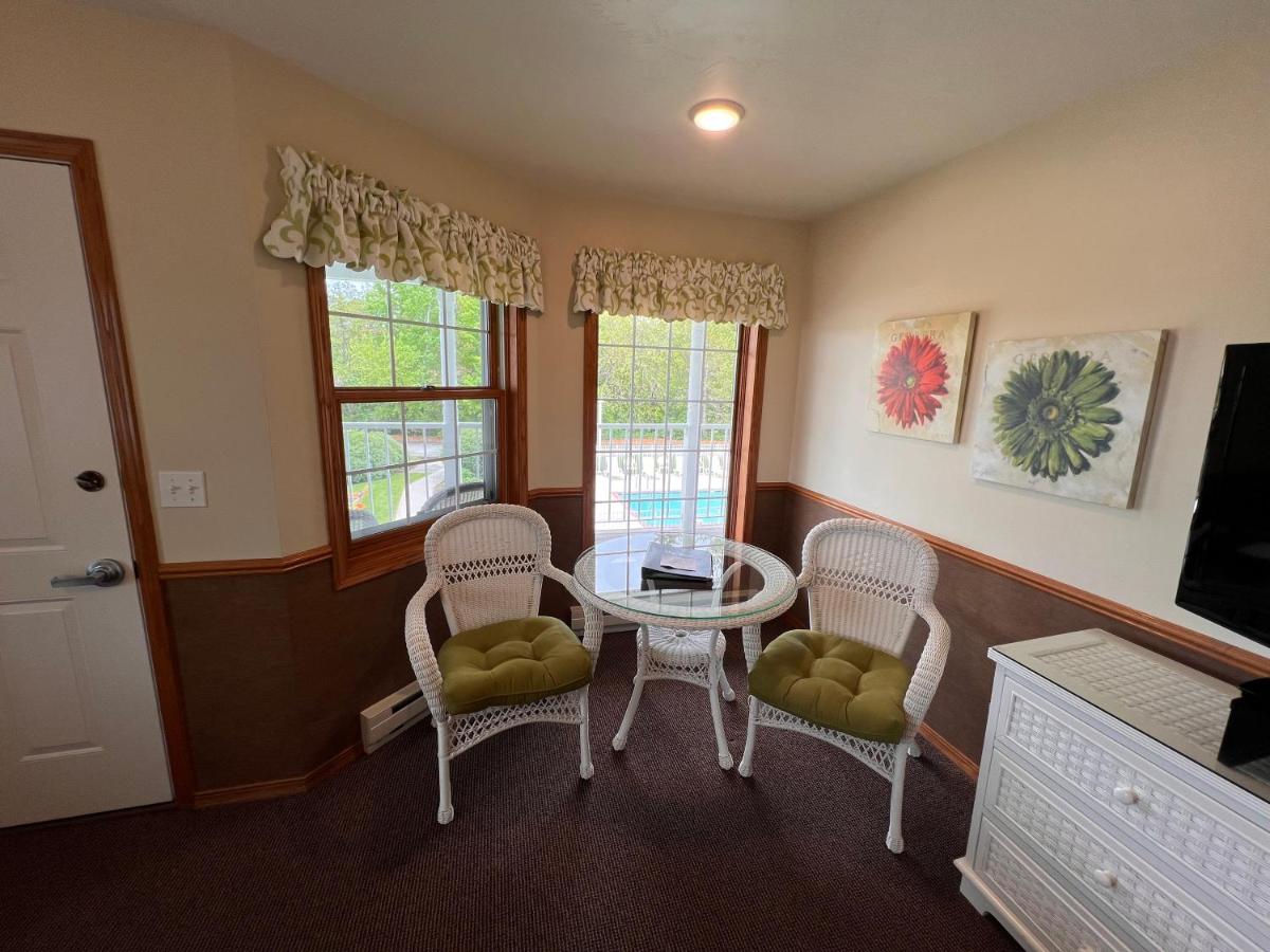 | Bay Breeze Resort