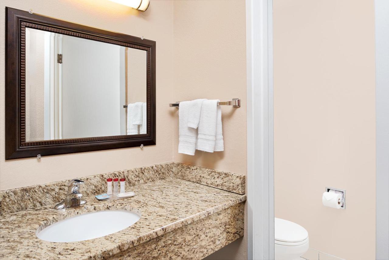 Efficiency Queen Room - Non-Smoking at Ramada by Wyndham Spokane Valley