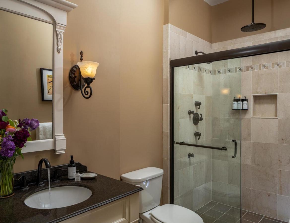  | Landmark Inn