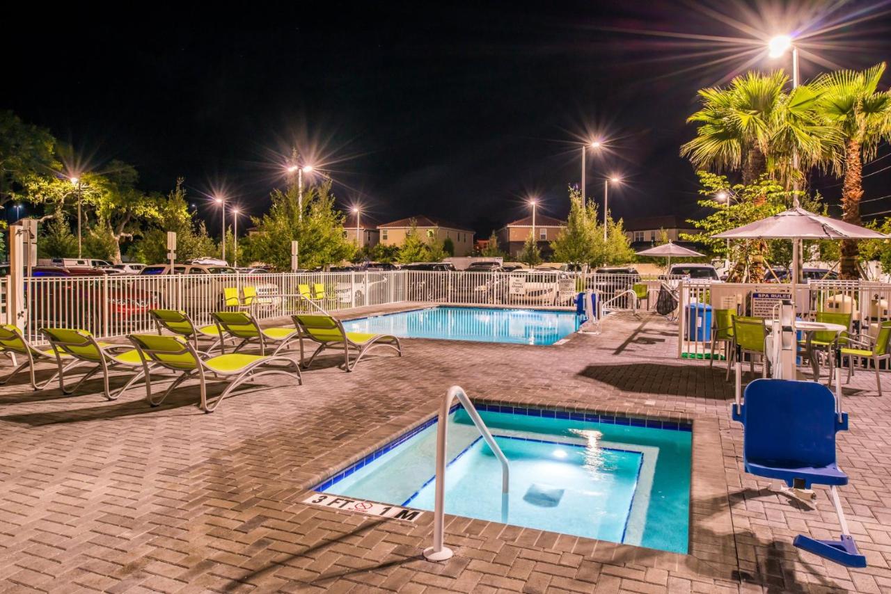 | Holiday Inn Express & Suites St. Petersburg - Madeira Beach, an IHG Hotel