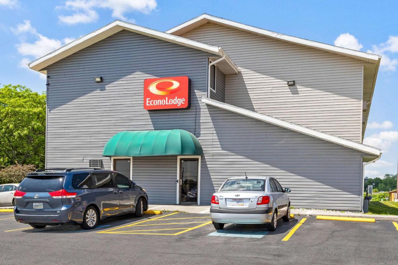 | Econo Lodge Akron