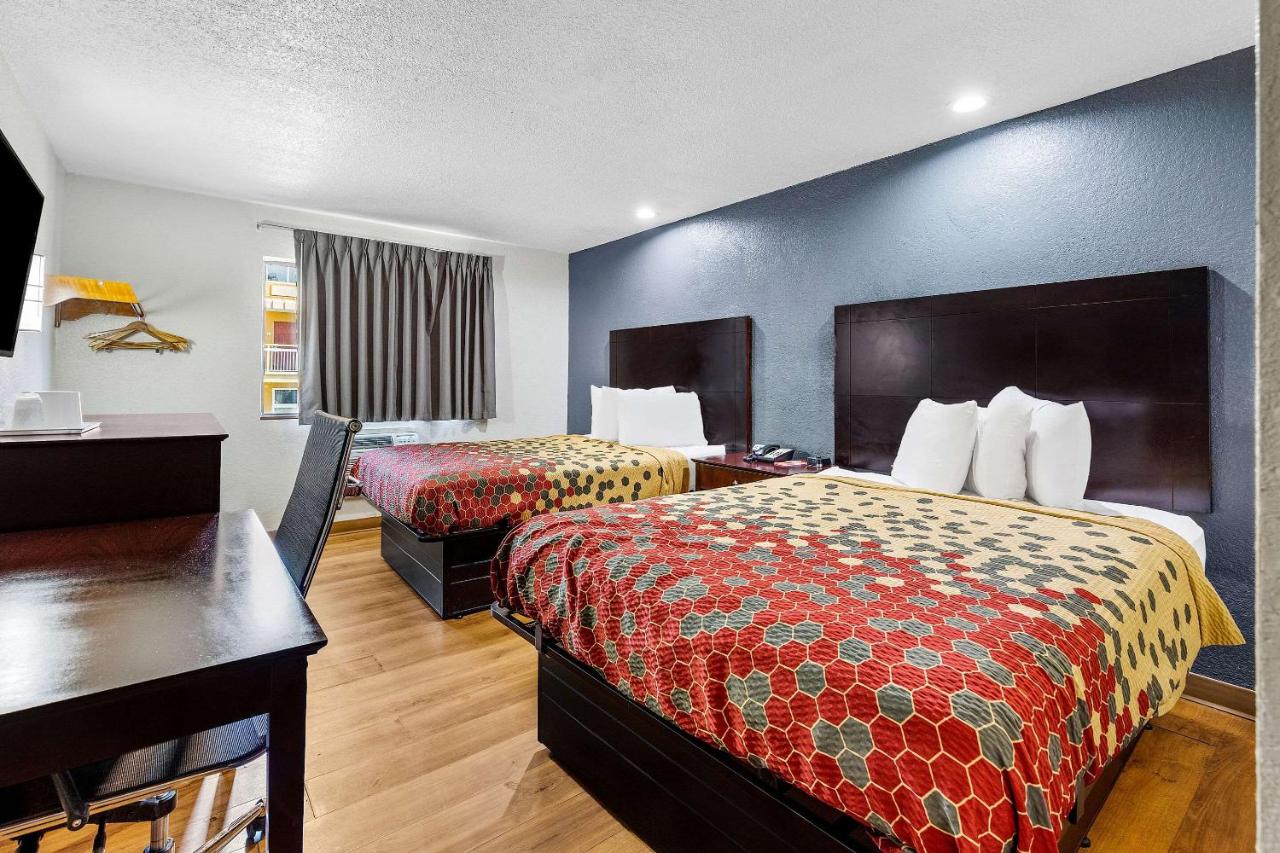 | Econo Lodge Akron