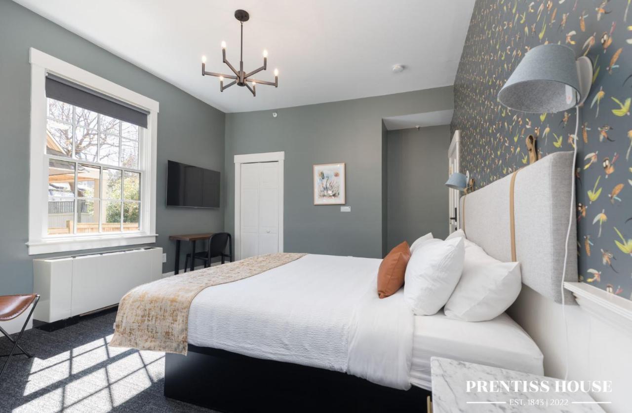 | Prentiss House by Thatch