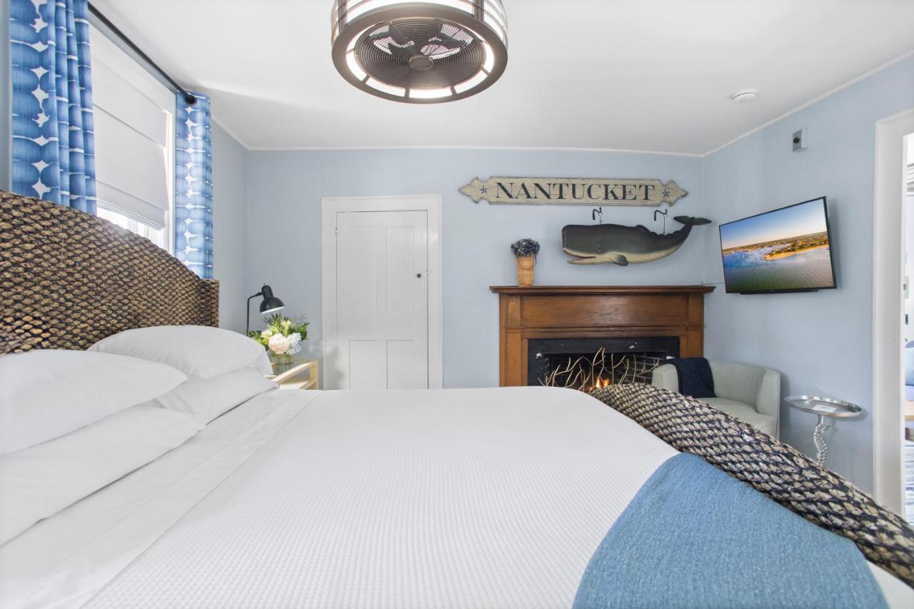 | Carlisle House Inn