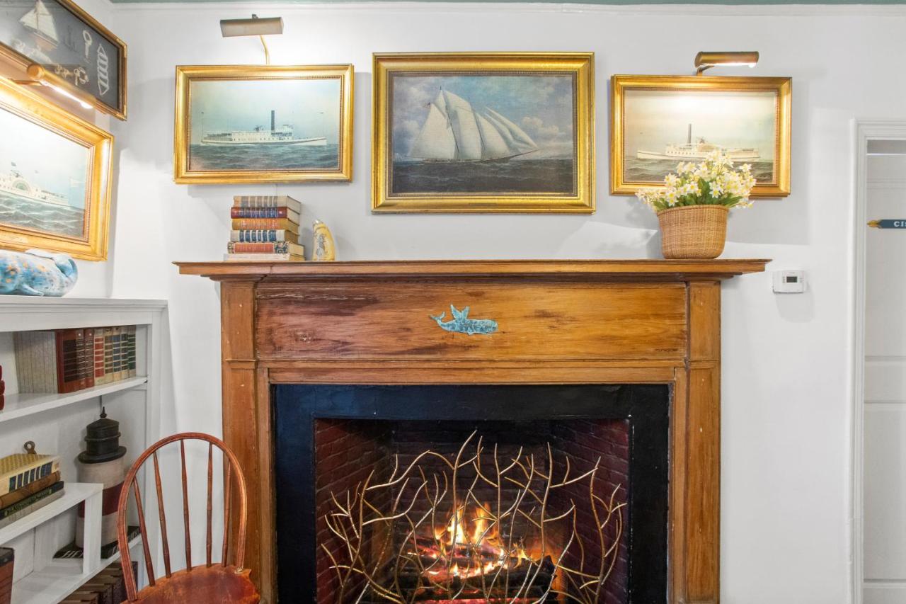 | Carlisle House Inn