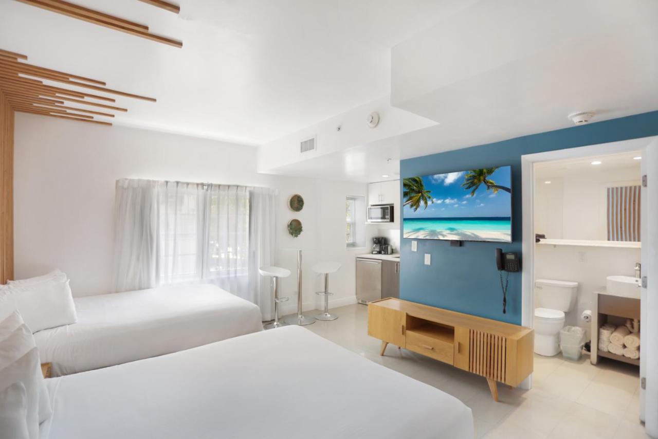 Premium Group Suite Two-Bath with Kitchen at Hotel Belleza