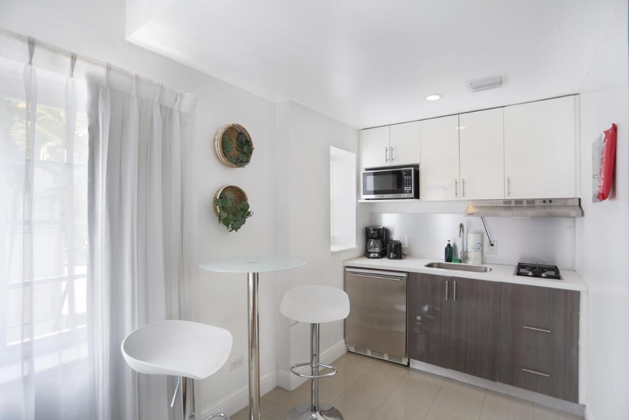 Premium Group Suite Two-Bath with Kitchen at Hotel Belleza