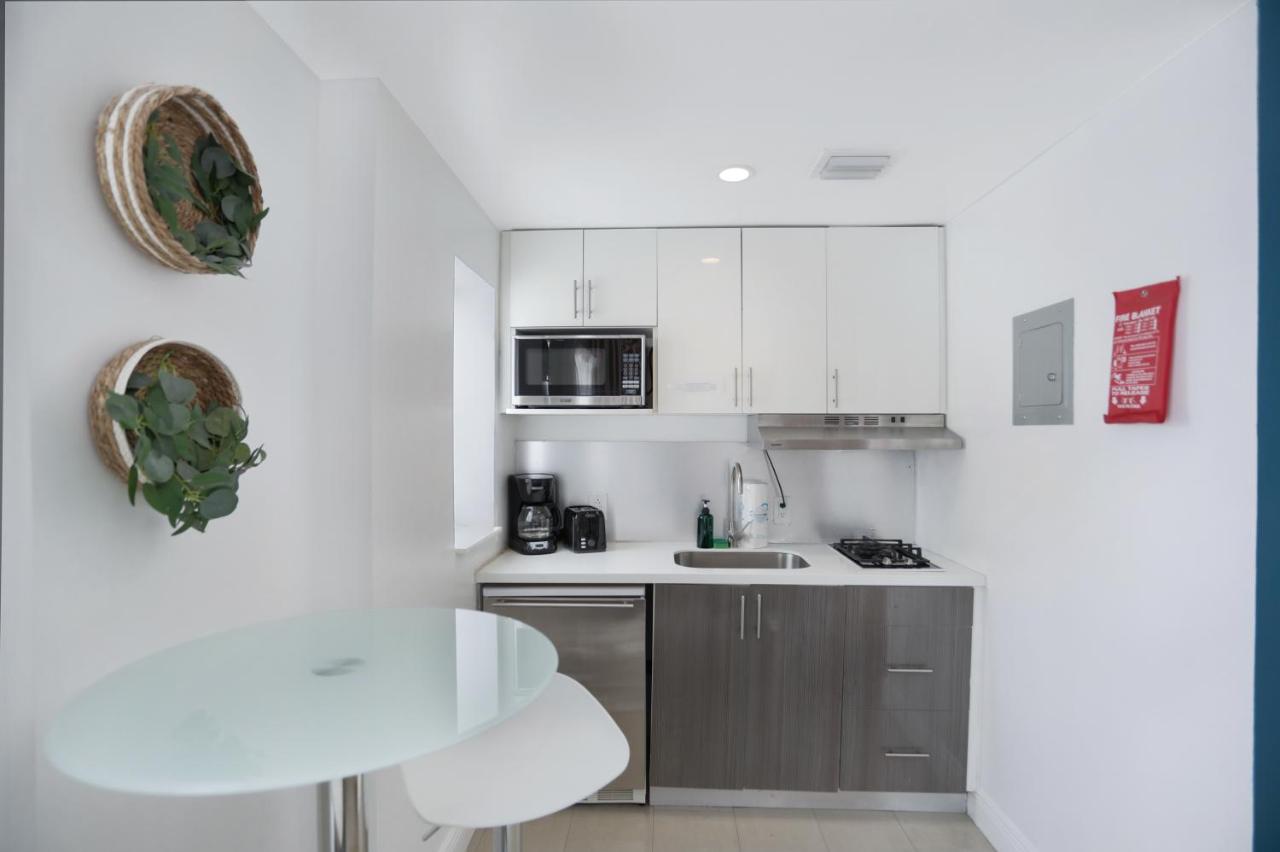 Premium Group Suite Two-Bath with Kitchen at Hotel Belleza