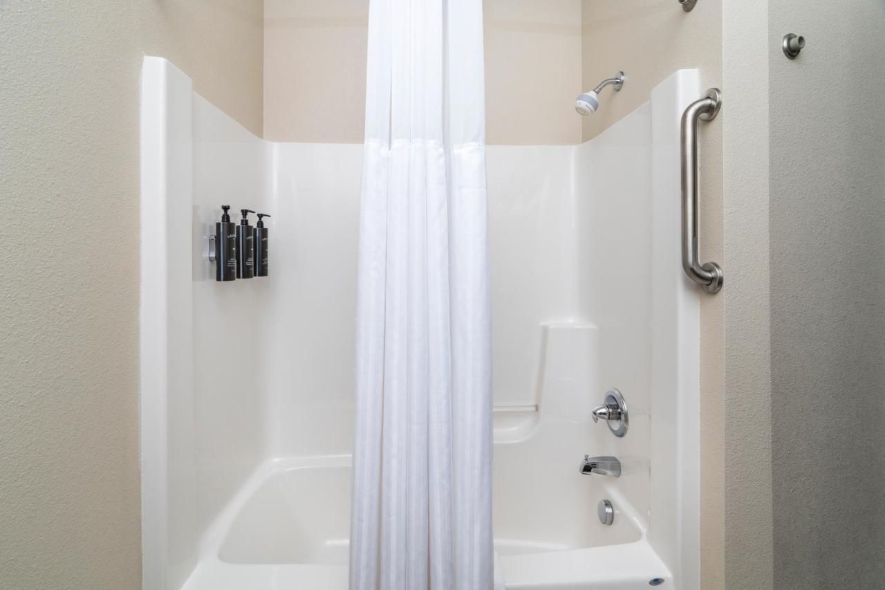 | Park Point Marina Inn