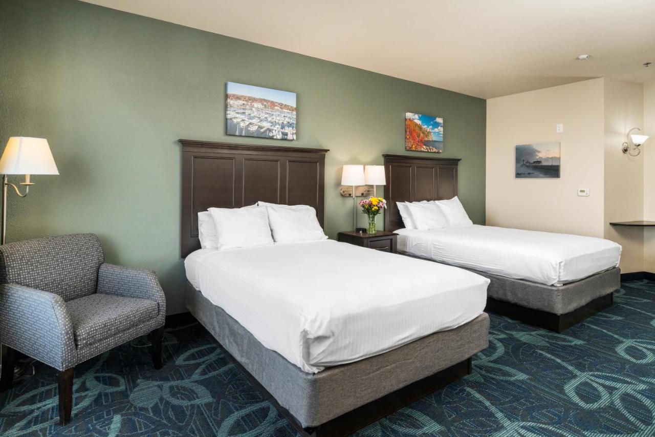 | Park Point Marina Inn