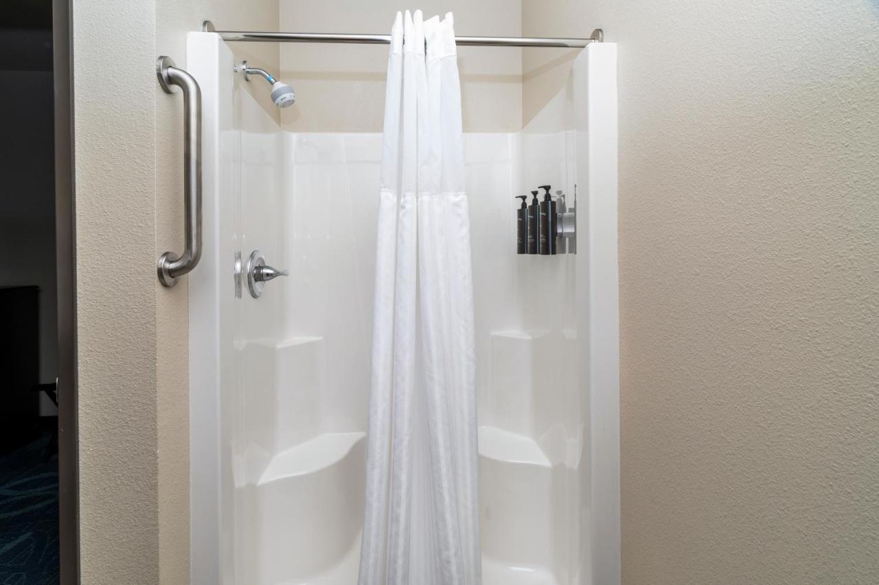 | Park Point Marina Inn