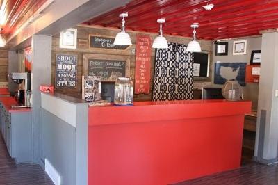 | Vintage Block Inn & Suites