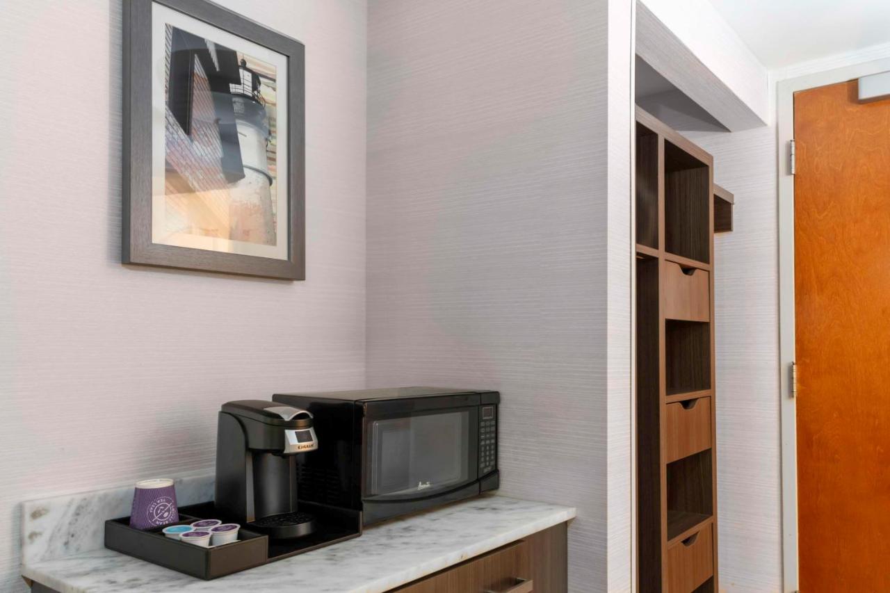 | Hilton Garden Inn Freeport Downtown