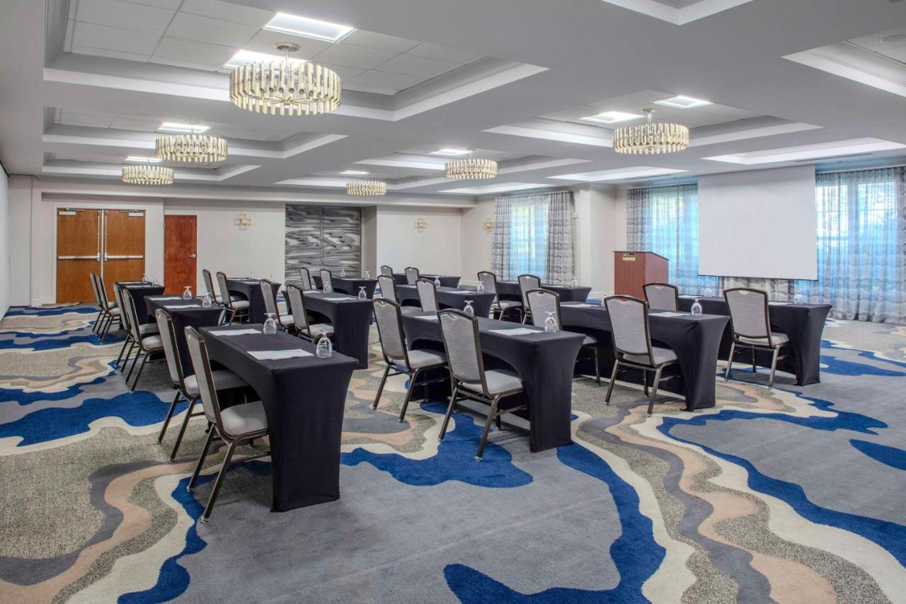 | Hilton Garden Inn Freeport Downtown