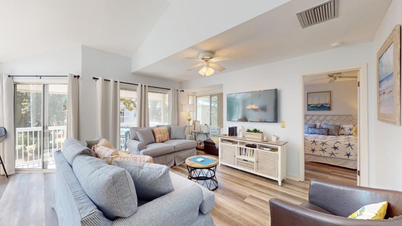 | 710 Barrington Park