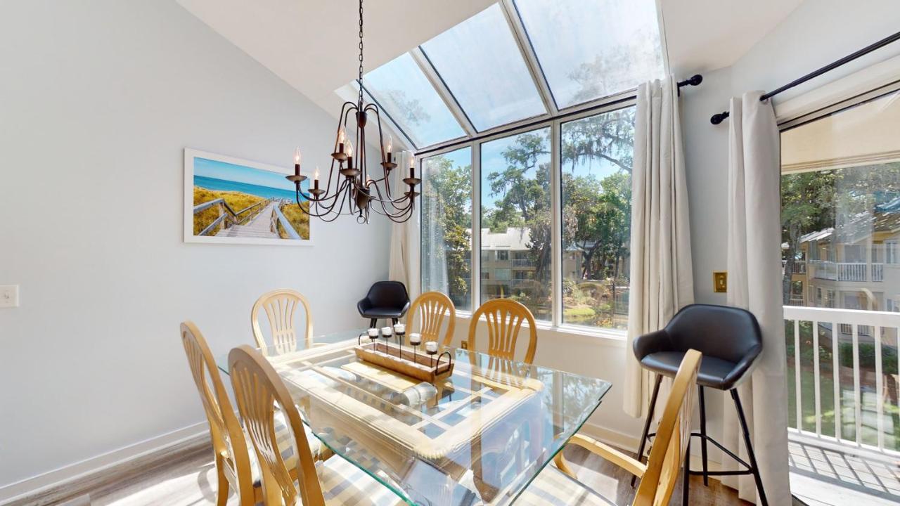| 710 Barrington Park