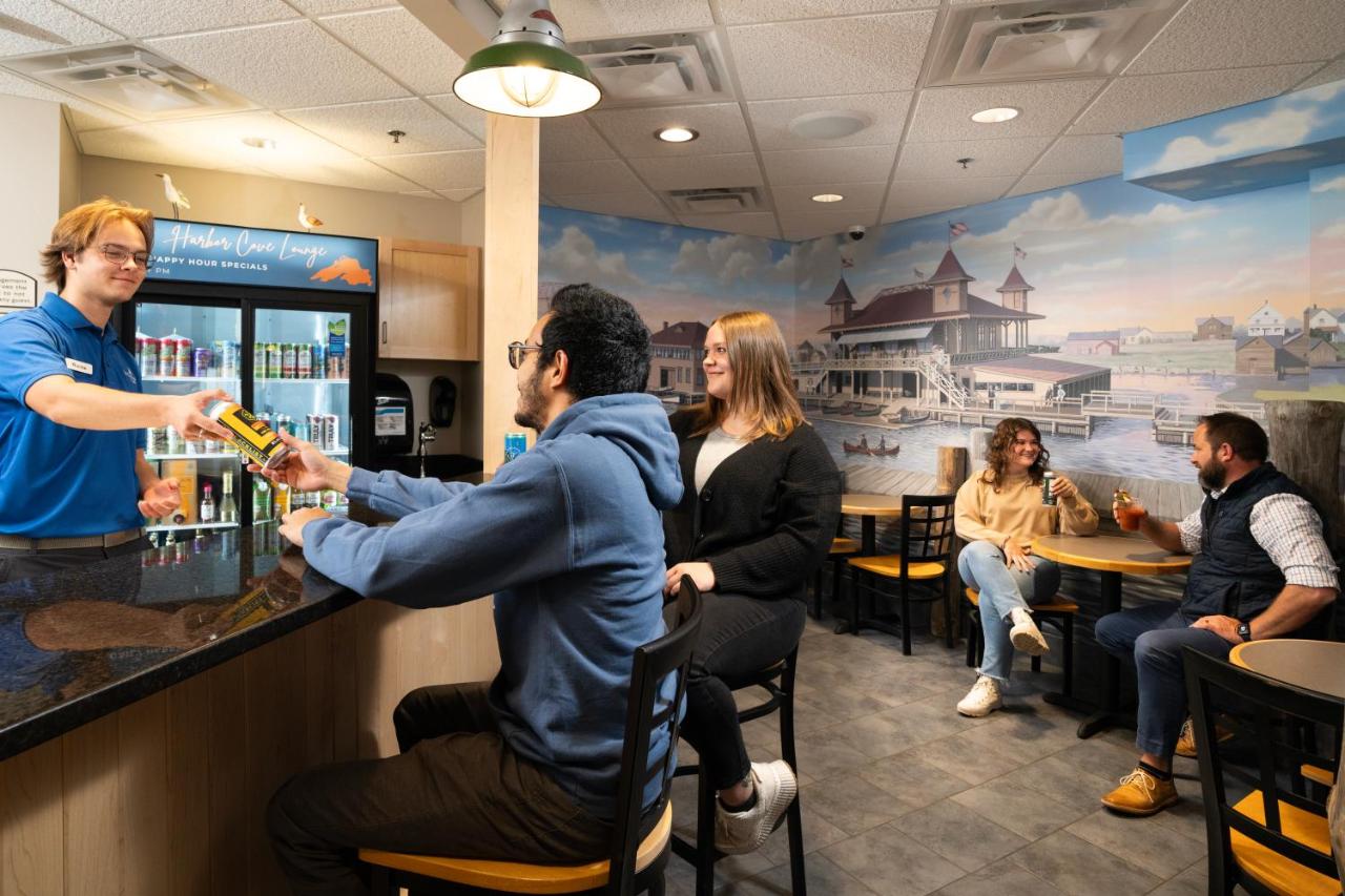 | Park Point Marina Inn