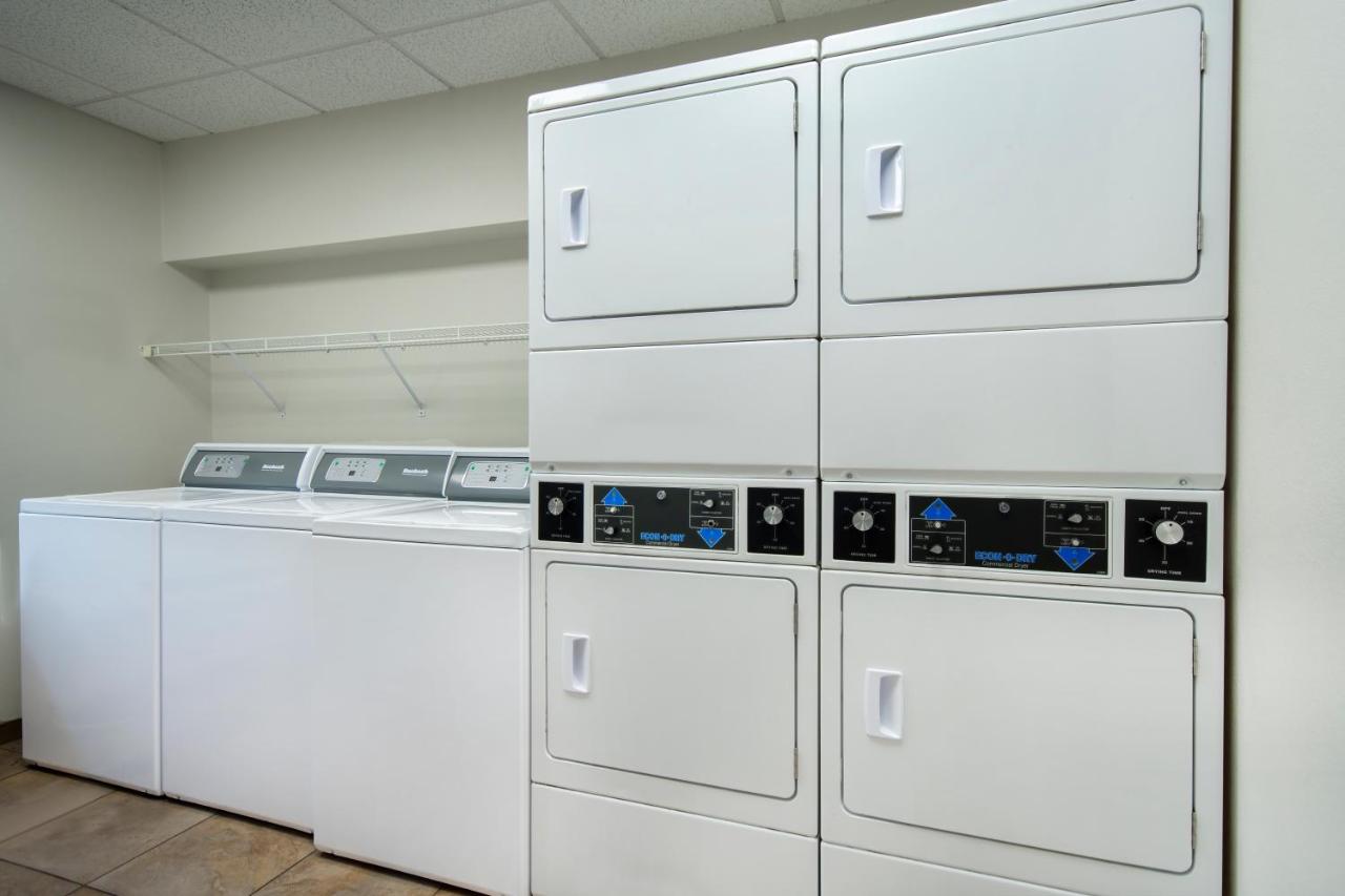| Candlewood Suites Buffalo Amherst, an IHG Hotel