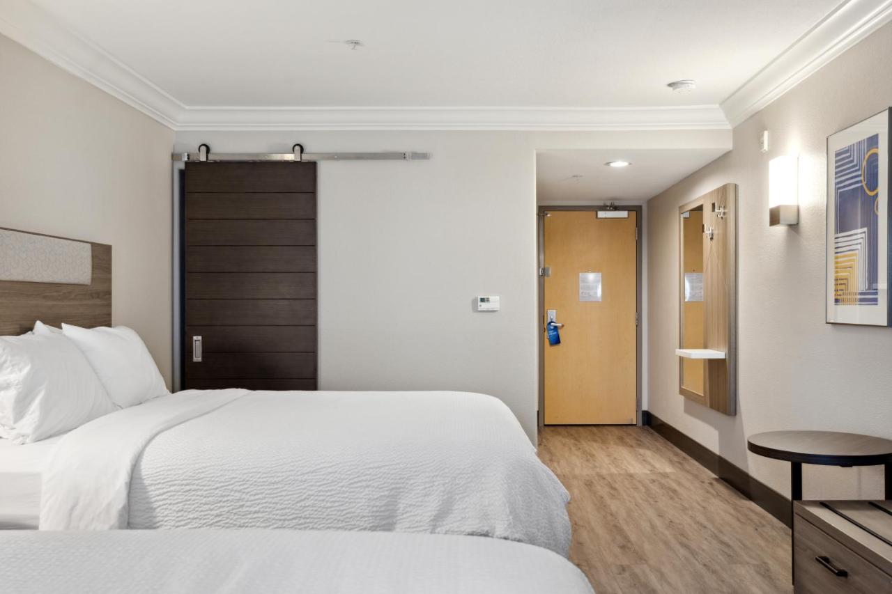 | Holiday Inn Express Hotel & Suites Vacaville, an IHG Hotel