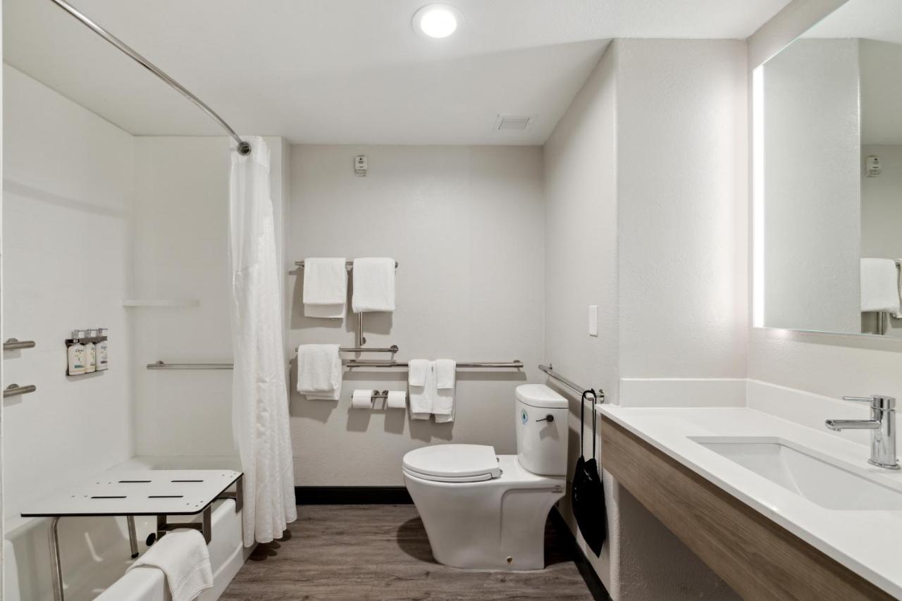 | Holiday Inn Express Hotel & Suites Vacaville, an IHG Hotel