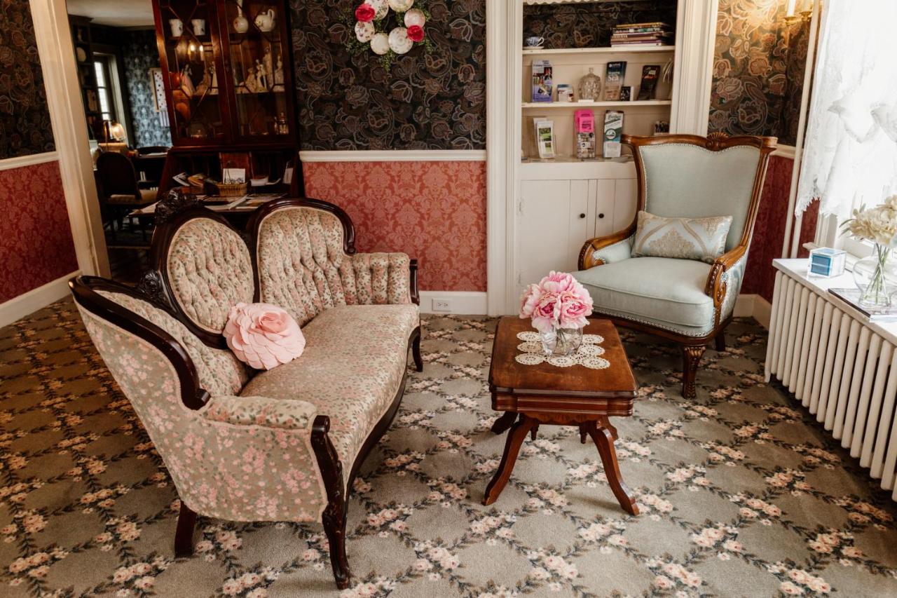 | Westbrook Inn Bed and Breakfast