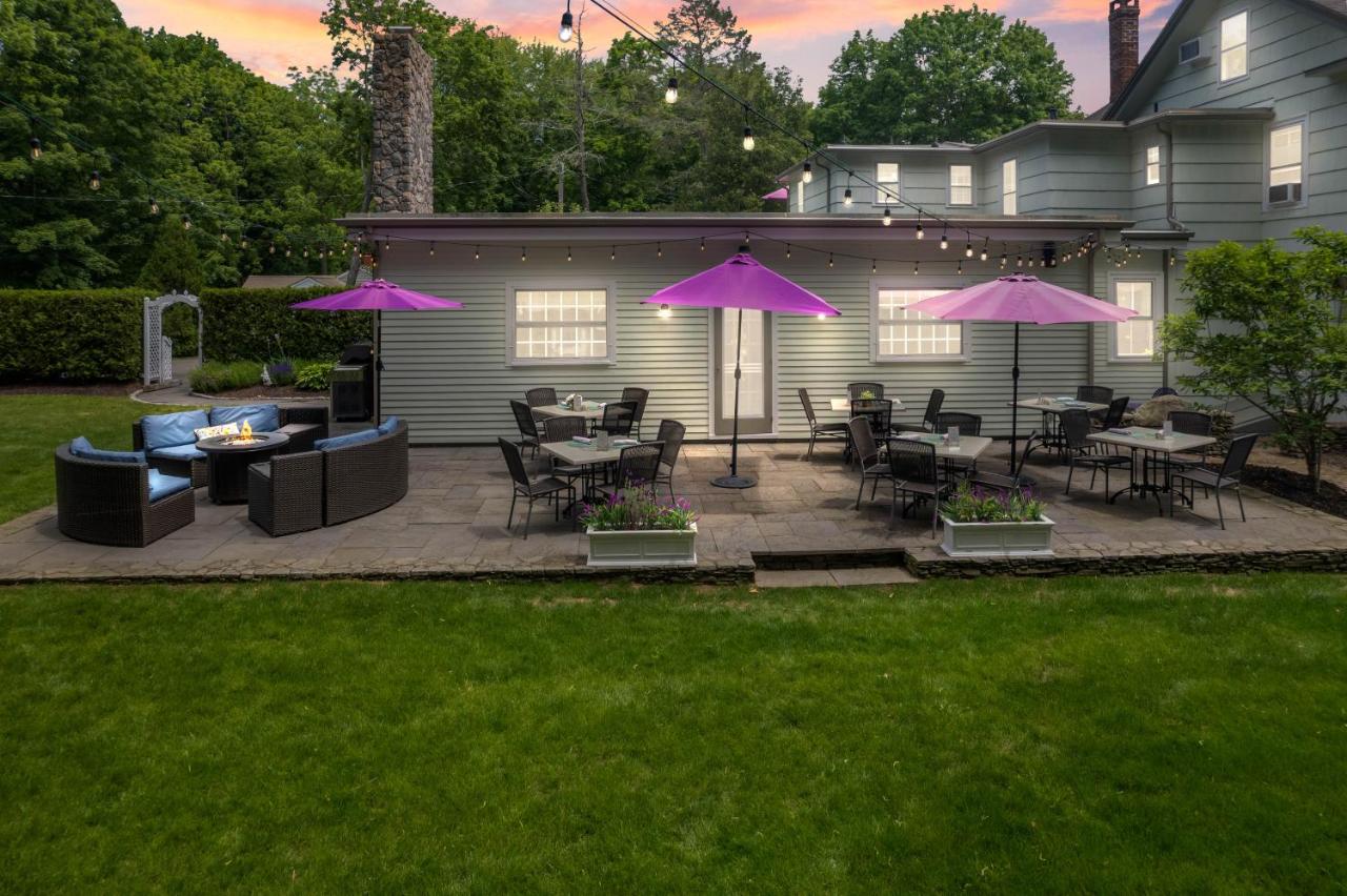 | Westbrook Inn Bed and Breakfast