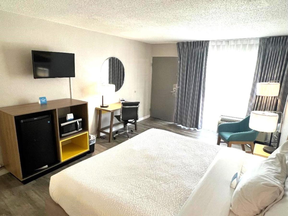 | Days Inn by Wyndham Wildwood I-75