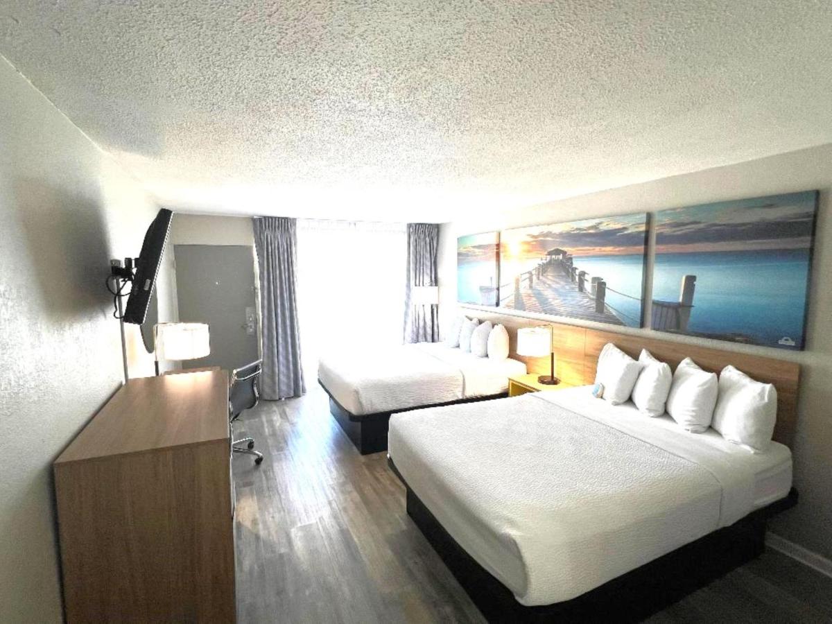 | Days Inn by Wyndham Wildwood I-75