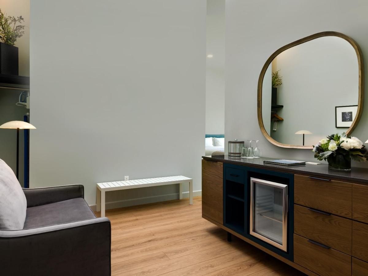 | Acqua Hotel
