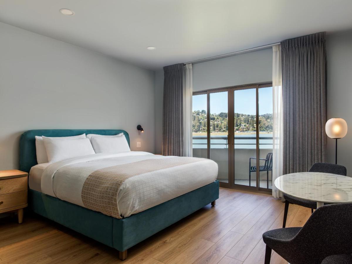 | Acqua Hotel