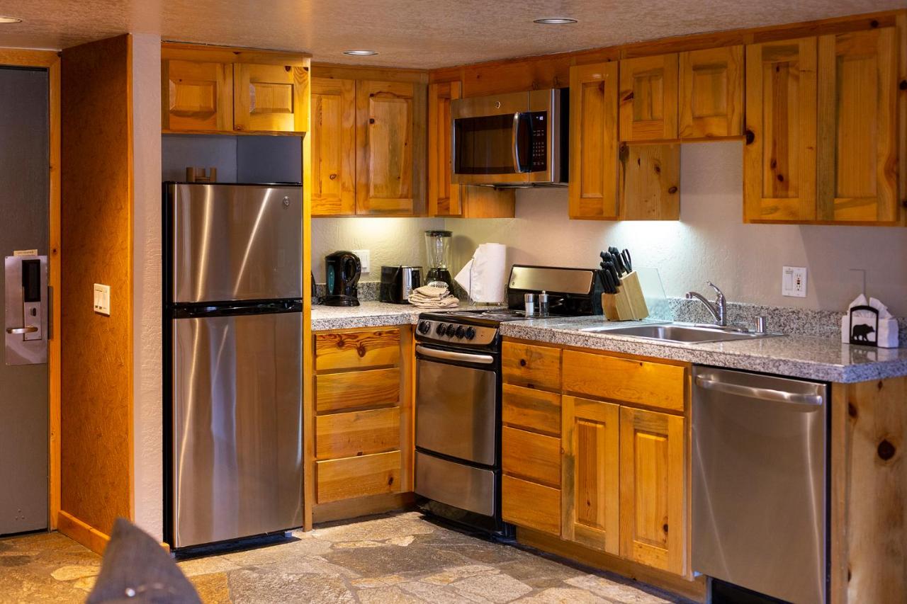 One-Bedroom Suite at Red Wolf Lodge at Olympic Valley