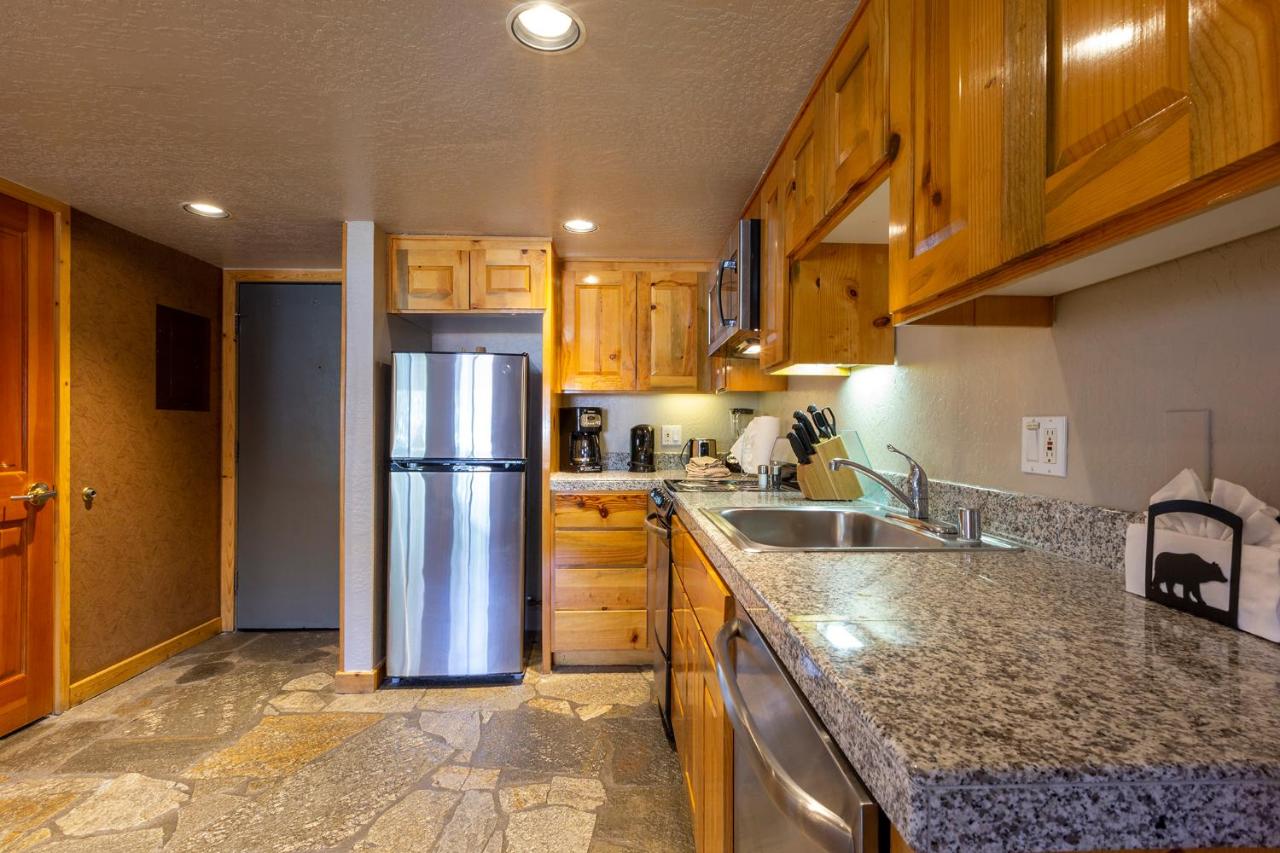 One-Bedroom Suite at Red Wolf Lodge at Olympic Valley