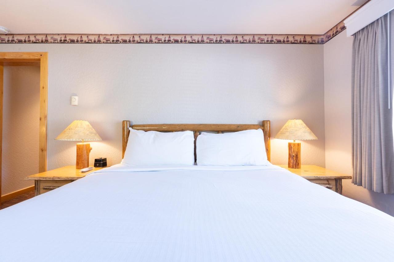 Two-Bedroom Apartment at Red Wolf Lodge at Olympic Valley